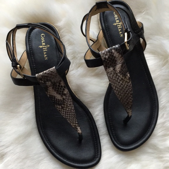 COLE HAAN WOMEN BLACK SANDALS SIZE 8.5 - Picture 2 of 4